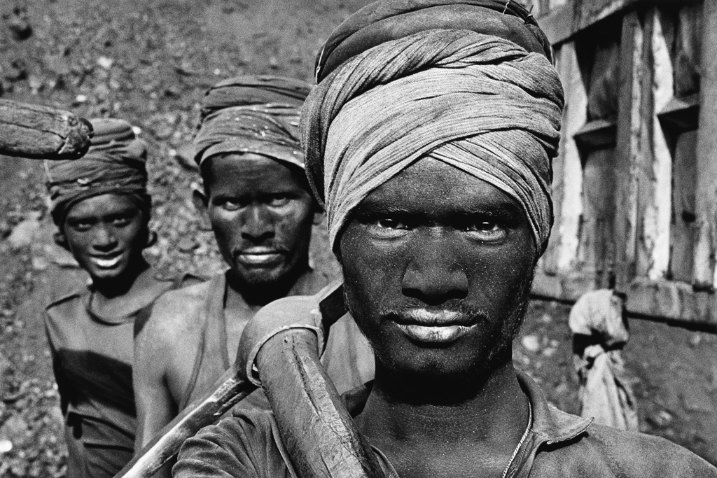 SEBASTIÃO SALGADO. Workers: An Archaeology of the Industrial Age.